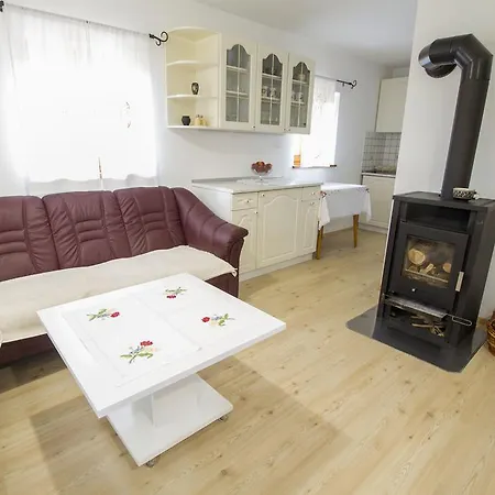 Srcek With Two Bedrooms And Vineyard View *