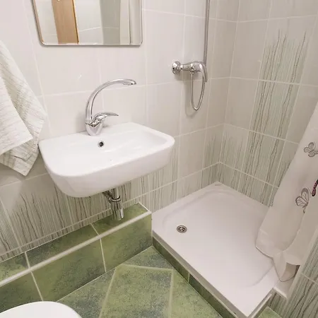 Srcek With Two Bedrooms And Vineyard View
