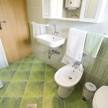 Srcek With Two Bedrooms And Vineyard View Bizeljsko