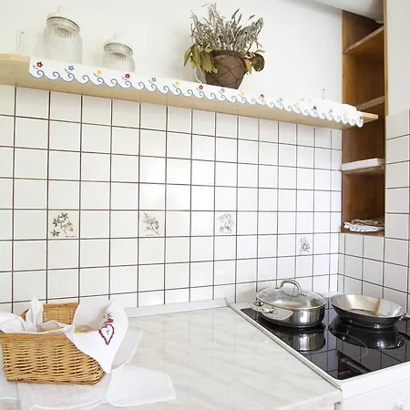 Srcek With Two Bedrooms And Vineyard View