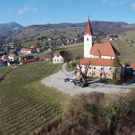 Landhuis Srcek With Two Bedrooms And Vineyard View *